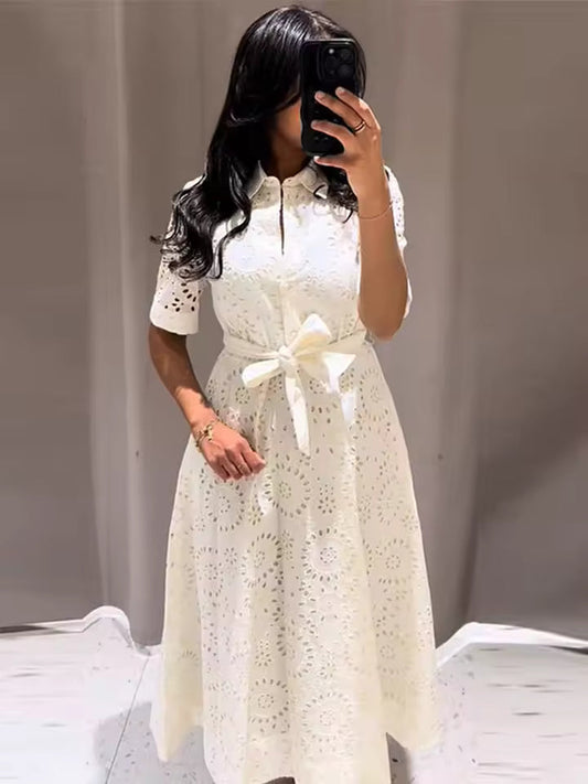 Robe chemise brodée