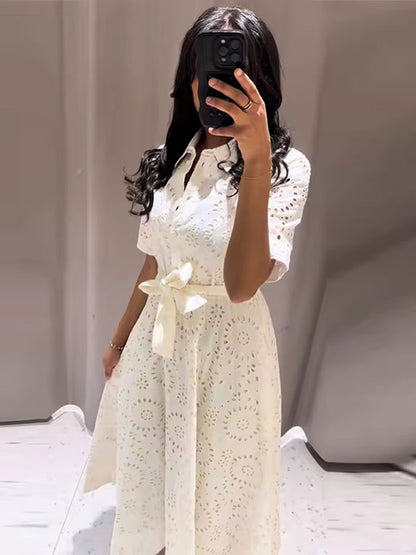 Robe chemise brodée